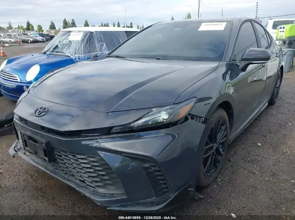 4T1DAACKXSU647742 2025 TOYOTA CAMRY - Image 2