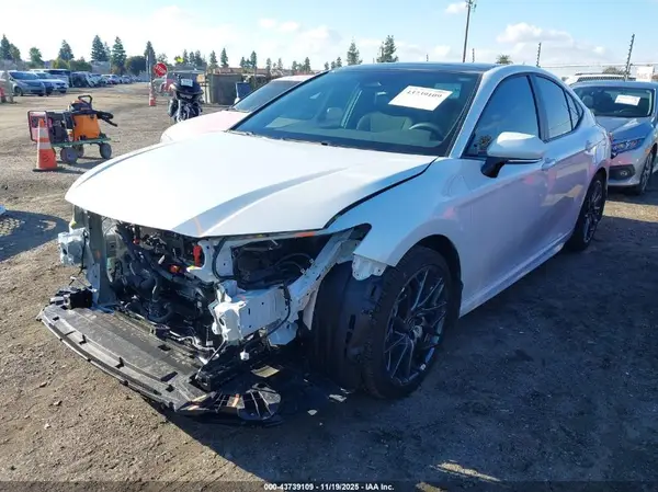 4T1DAACKXSU648132 2025 TOYOTA CAMRY - Image 2
