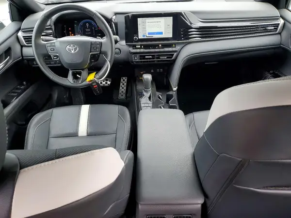 4T1DAACKXTU651971 2026 TOYOTA CAMRY - Image 8