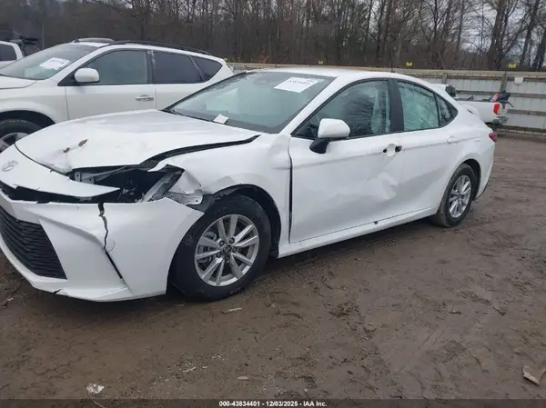 4T1DAACKXTU654207 2026 TOYOTA CAMRY - Image 2