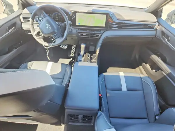 4T1DAACKXTU677955 2026 TOYOTA CAMRY - Image 8
