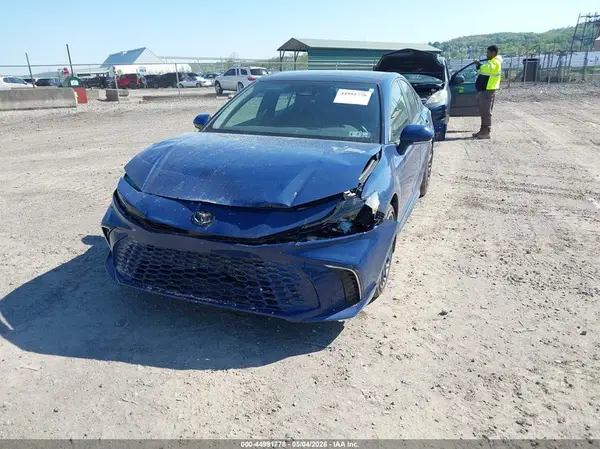 4T1DBADK0SU027073 2025 TOYOTA CAMRY - Image 2