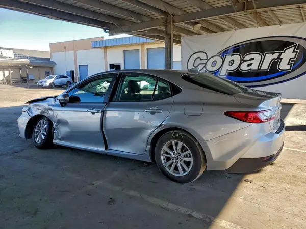4T1DBADK0SU502074 2025 TOYOTA CAMRY - Image 2