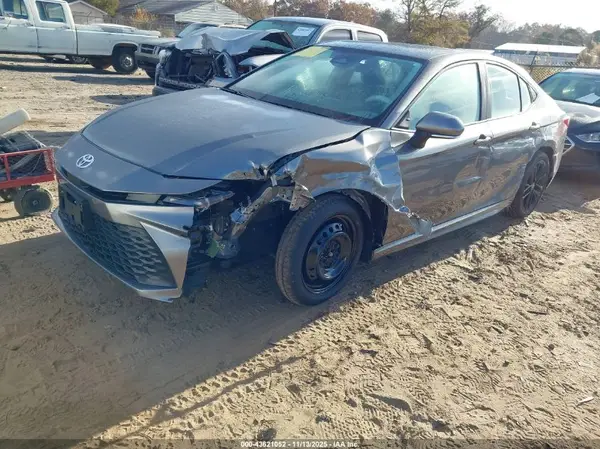 4T1DBADK0SU512104 2025 TOYOTA CAMRY - Image 2