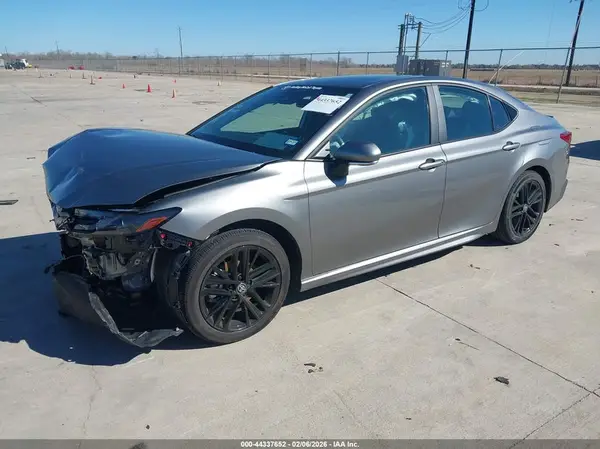 4T1DBADK0SU539979 2025 TOYOTA CAMRY - Image 2