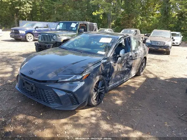 4T1DBADK2SU502044 2025 TOYOTA CAMRY - Image 2