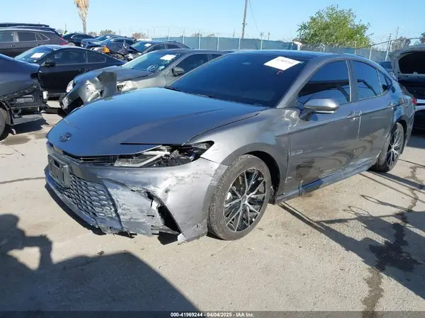 4T1DBADK2SU510631 2025 TOYOTA CAMRY - Image 2