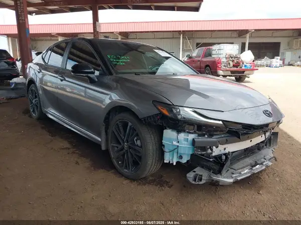 4T1DBADK2SU527638 2025 TOYOTA CAMRY - Image 1