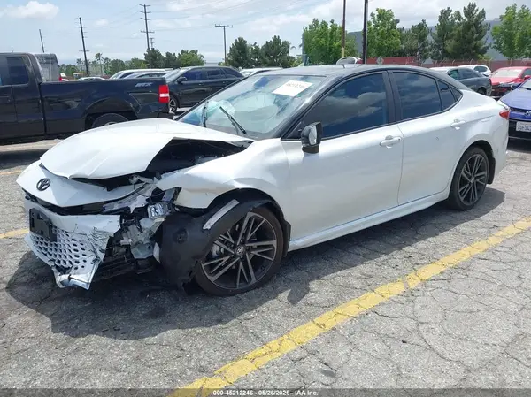 4T1DBADK3SU020229 2025 TOYOTA CAMRY - Image 2