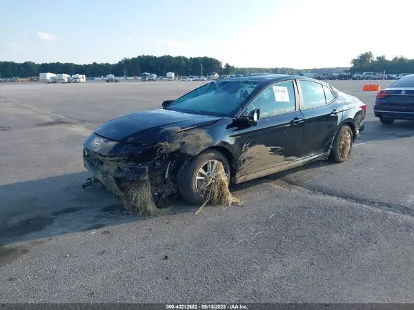 4T1DBADK3SU030811 2025 TOYOTA CAMRY - Image 2