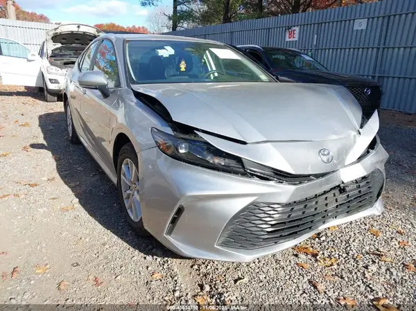 4T1DBADK3SU502702 2025 TOYOTA CAMRY - Image 1
