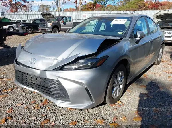 4T1DBADK3SU502702 2025 TOYOTA CAMRY - Image 2