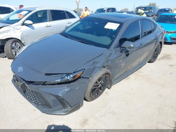 4T1DBADK4SU009532 2025 TOYOTA CAMRY - Image 2