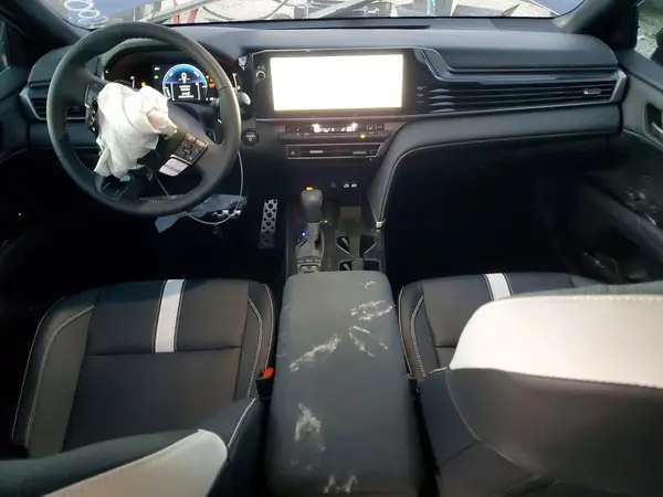 4T1DBADK5SU023021 2025 TOYOTA CAMRY - Image 8