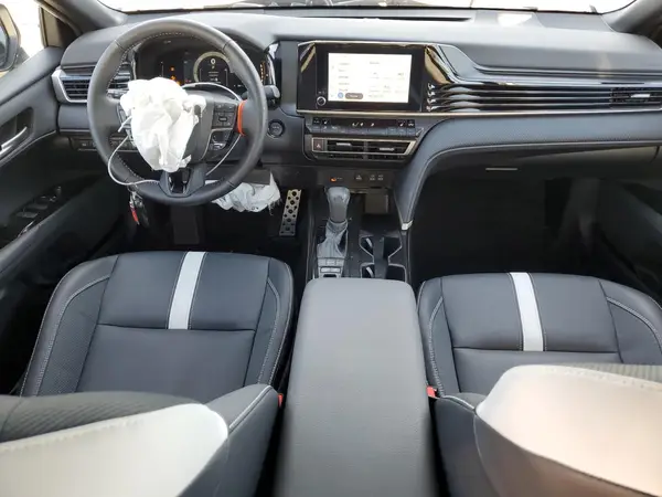 4T1DBADK5SU512678 2025 TOYOTA CAMRY - Image 8