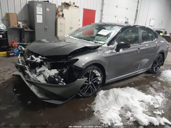 4T1DBADK6SU511233 2025 TOYOTA CAMRY - Image 2
