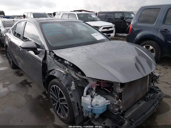 4T1DBADK6SU517002 2025 TOYOTA CAMRY - Image 1