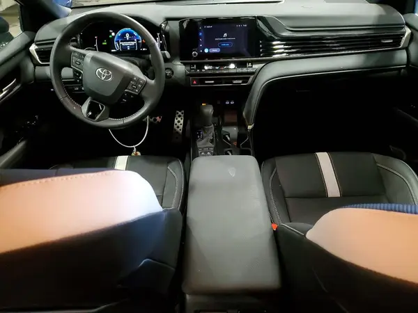 4T1DBADK7SU032867 2025 TOYOTA CAMRY - Image 8
