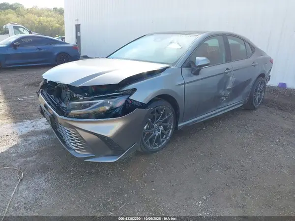 4T1DBADK7SU525108 2025 TOYOTA CAMRY - Image 2