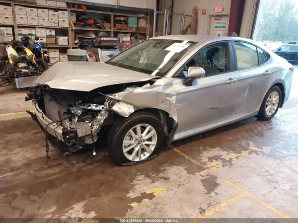 4T1DBADK8SU526221 2025 TOYOTA CAMRY - Image 2