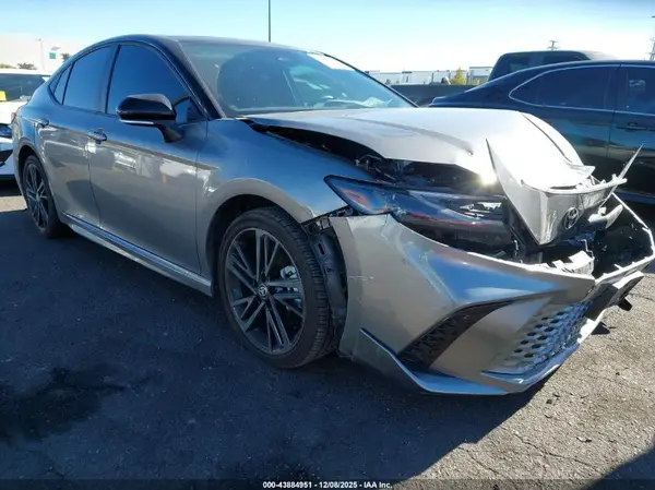 4T1DBADK8SU527062 2025 TOYOTA CAMRY - Image 1