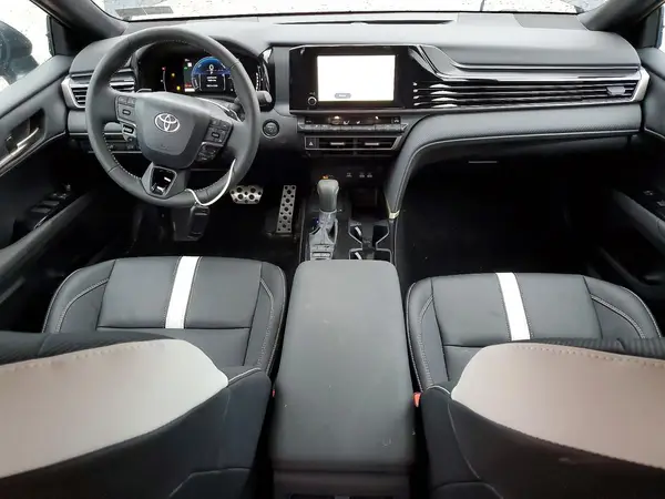 4T1DBADK8TU040039 2026 TOYOTA CAMRY - Image 8