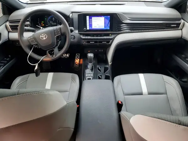 4T1DBADKXSU502082 2025 TOYOTA CAMRY - Image 8