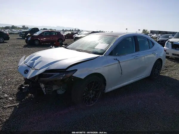 4T1DBADKXTU039992 2026 TOYOTA CAMRY - Image 2