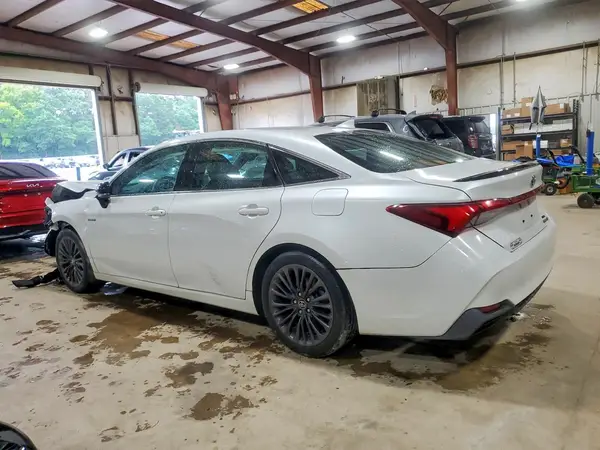 4T1E21FB8LU013585 2020 TOYOTA AVALON - Image 2