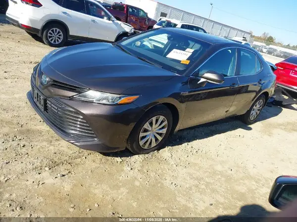4T1E31AK3LU519345 2020 TOYOTA CAMRY - Image 2