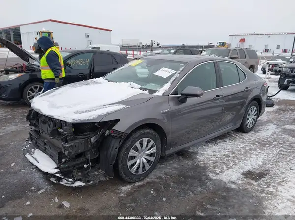 4T1E31AK7LU526329 2020 TOYOTA CAMRY - Image 2