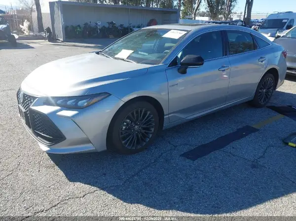 4T1EA1AB7MU003903 2021 TOYOTA AVALON - Image 2