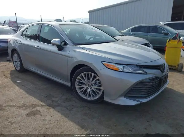 4T1F11AK0LU371035 2020 TOYOTA CAMRY - Image 1