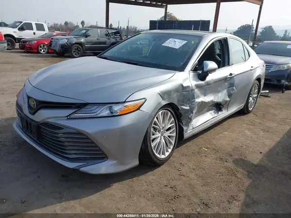 4T1F11AK0LU371035 2020 TOYOTA CAMRY - Image 2