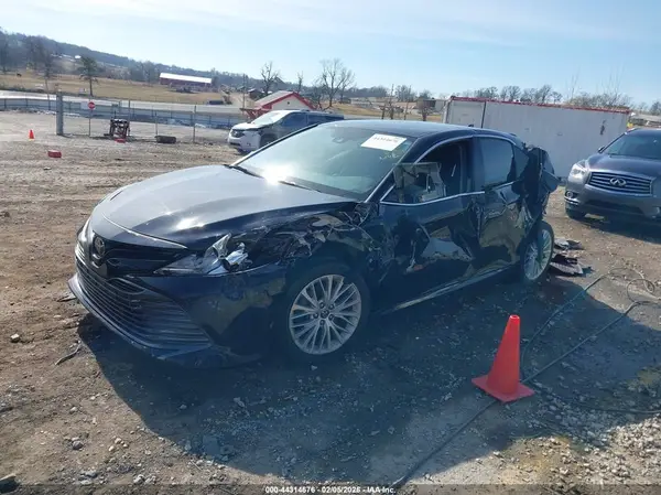 4T1F11AK0LU895267 2020 TOYOTA CAMRY - Image 2