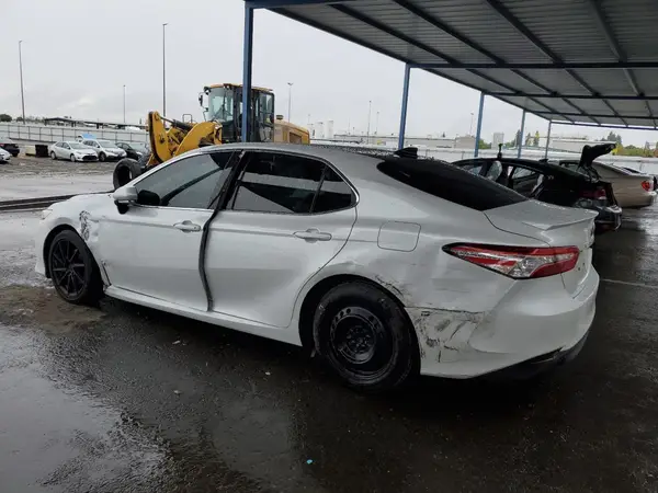 4T1F11AK0LU900614 2020 TOYOTA CAMRY - Image 2