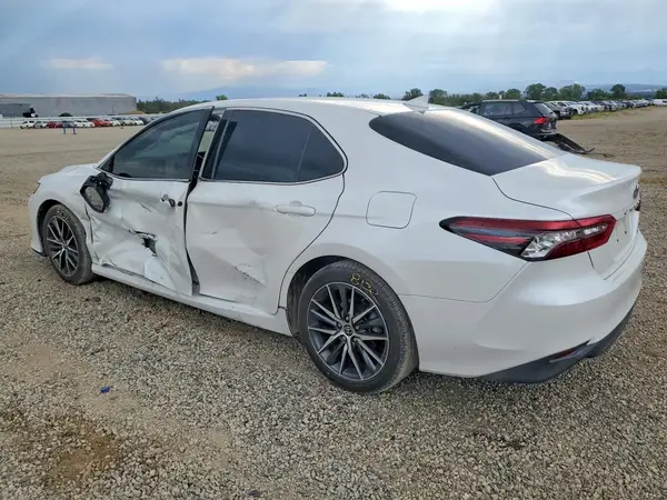 4T1F11AK0MU449573 2021 TOYOTA CAMRY - Image 2