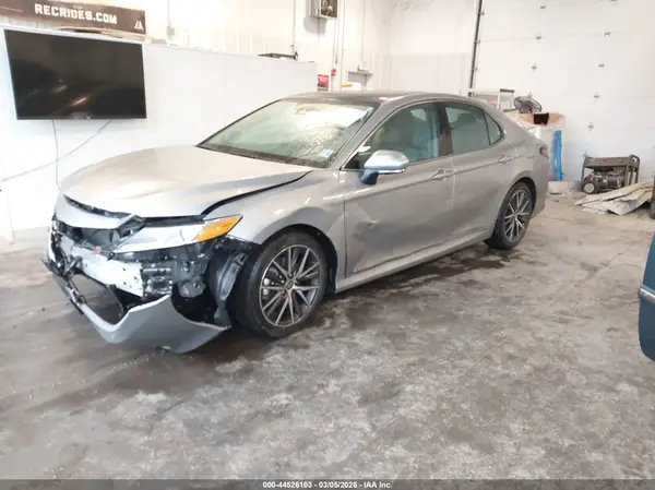 4T1F11AK0MU461500 2021 TOYOTA CAMRY - Image 2