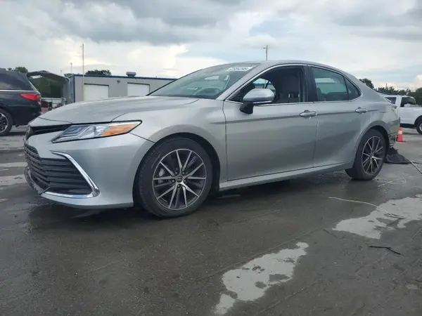 4T1F11AK0MU481648 2021 TOYOTA CAMRY - Image 1