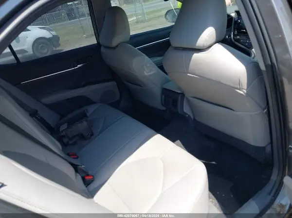 4T1F11AK0MU557031 2021 TOYOTA CAMRY - Image 8