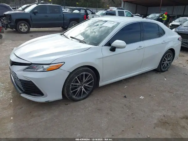 4T1F11AK0PU763079 2023 TOYOTA CAMRY - Image 2