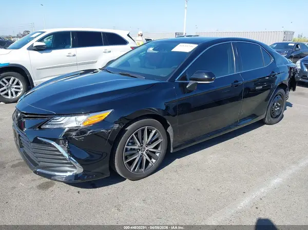 4T1F11AK0RU899392 2024 TOYOTA CAMRY - Image 2