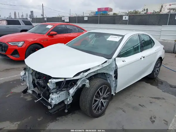 4T1F11AK1MU497096 2021 TOYOTA CAMRY - Image 2