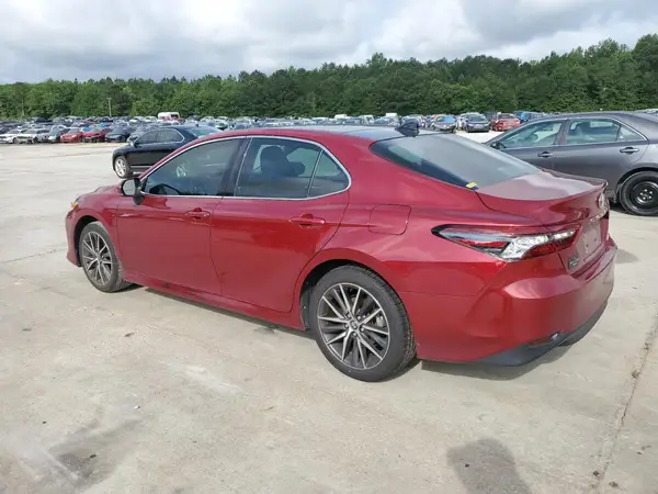 4T1F11AK1MU527620 2021 TOYOTA CAMRY - Image 2