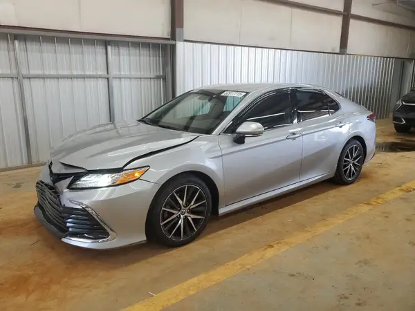 4T1F11AK1MU579569 2021 TOYOTA CAMRY - Image 1