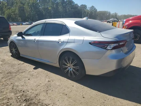 4T1F11AK1MU584626 2021 TOYOTA CAMRY - Image 2