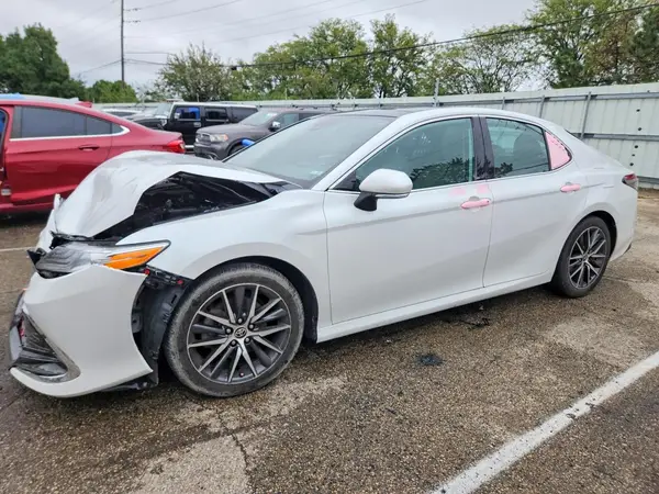 4T1F11AK1MU603160 2021 TOYOTA CAMRY - Image 1
