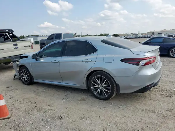 4T1F11AK1NU002509 2022 TOYOTA CAMRY - Image 2