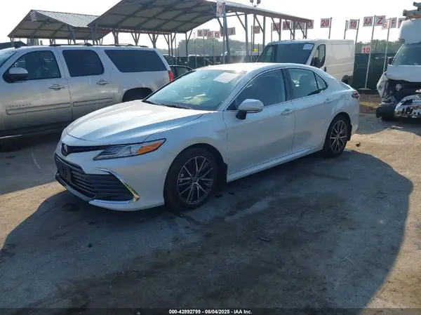 4T1F11AK1PU722802 2023 TOYOTA CAMRY - Image 2