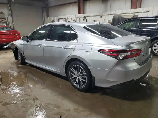 4T1F11AK1PU780019 2023 TOYOTA CAMRY - Image 2